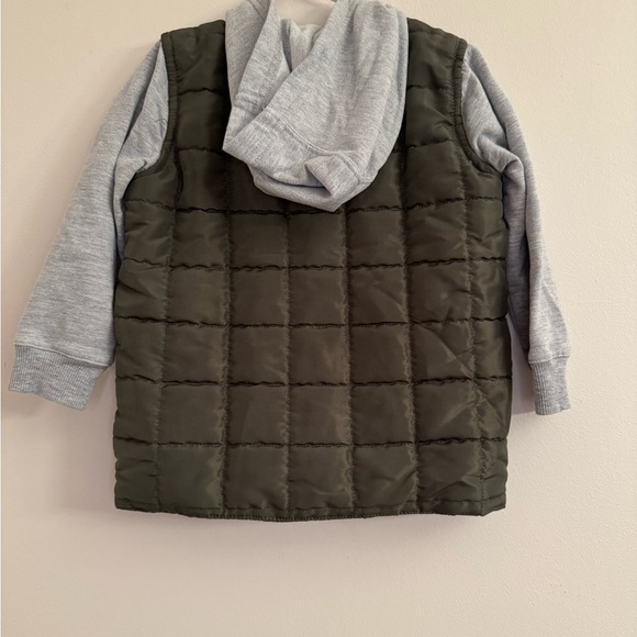 Tommy Bahama Kids Boys Quilted Jacket with Sleeves Size 2T Olive Green and Grey - Picture 2 of 10